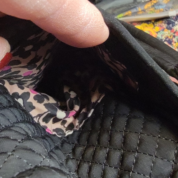 #649 Vera Bradley Black Quilted Tote +Bonus Bunny Sparkly Bag Charm - Picture 4 of 14